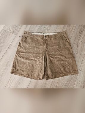 Columbia Men's Size 40W 10L Cargo Shorts Khaki Utility Outdoor Hiking